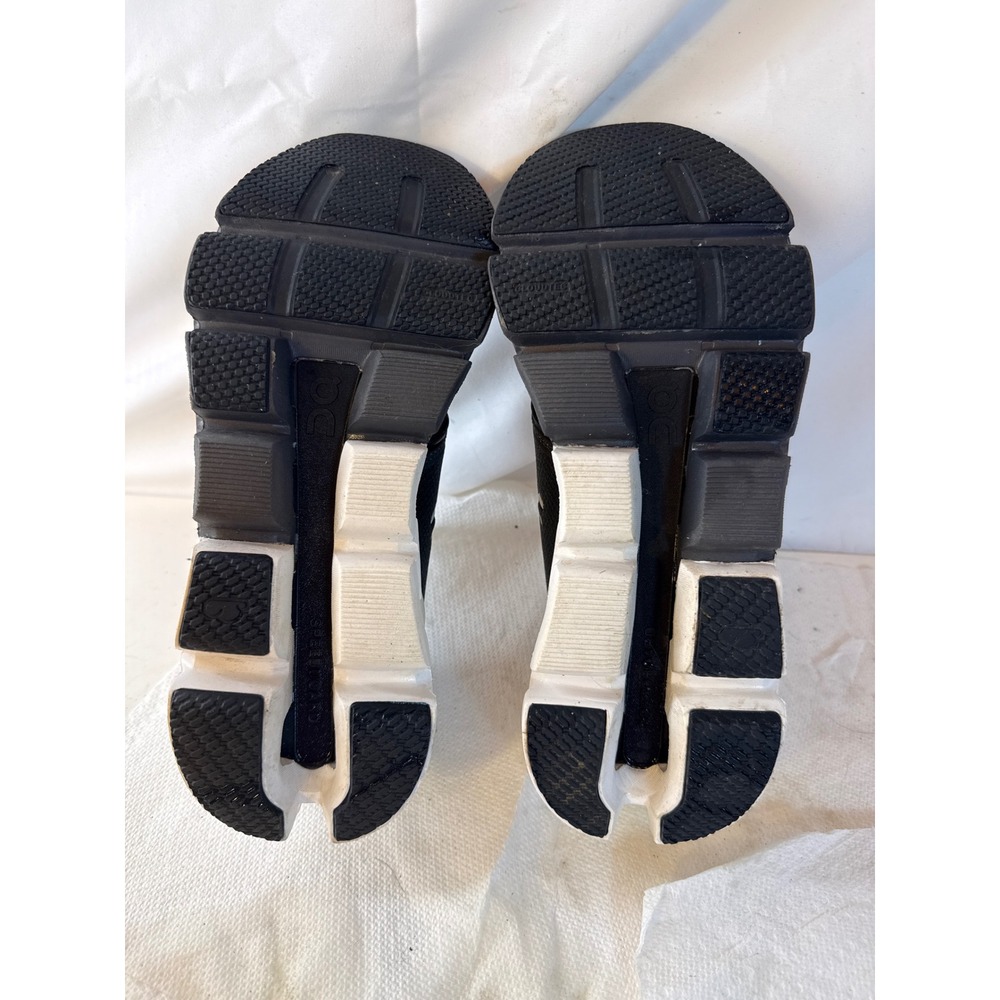 On Cloudflyer Black White Running Shoes Womens 8 71.98671 Swiss Engineering - Picture 5 of 10